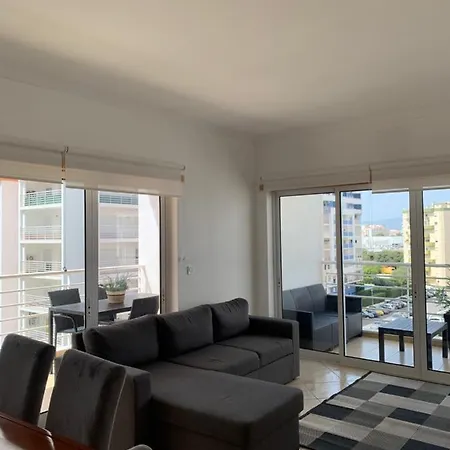 Convistaapartment With Pool شقة *